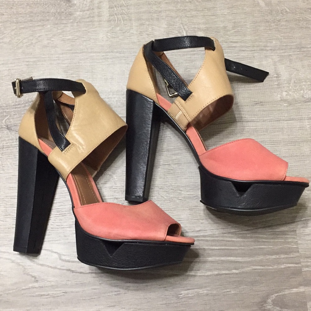 EUC BCBGeneration platform peep toe leather pumps